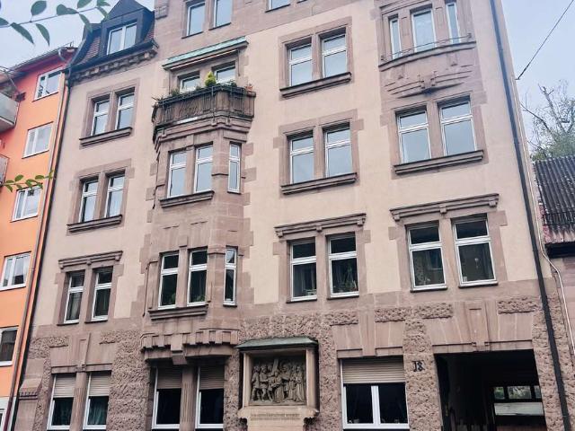 Neue 8er WG in St. Johannis | Denkmalgeschützter Altbau mit großer Wohnküche & Balkon