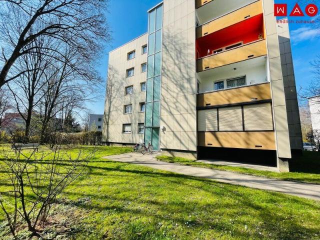 Neues Wohngefühl nach Generalsanierung – 2 Zimmer mit Balkon