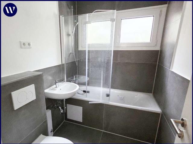 Neues Bad * Neuer Boden * Neues Wohngefühl * 3 Zimmer mit Loggia, frisch modernisiert