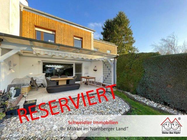 Neues Dach & Neue Heizung Wunderschönes Reihenmittelhaus am Laufer Kunigundenberg mit Garage
