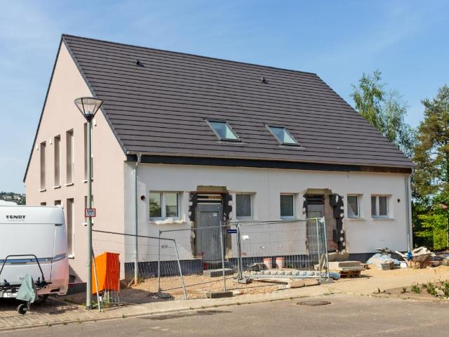 Neues großzügiges Einfamilienhaus in gefragter Lage von Pluwig mit herrlicher Weitsicht