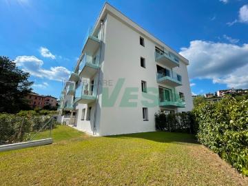 Neues, kleines Mehrfamilienhaus in sehr sonniger Wohngegend