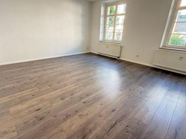 NEUES Laminat + Fliesen Küche Bad mit Dusche u.v.m