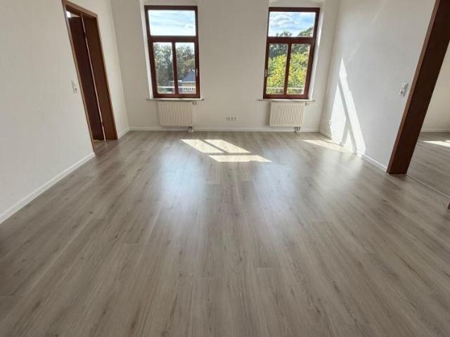 Neues Laminat großes Wohnzimmer Tageslichtküche im 3.OG