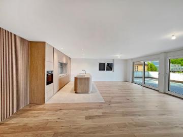 Neues Luxuspenthouse mit großer Terrasse