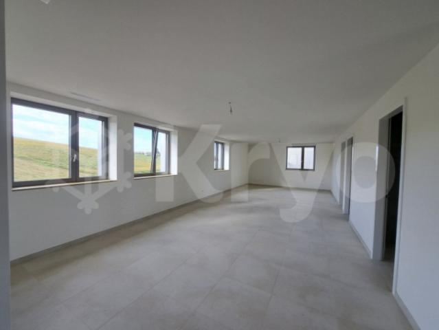 Neues Penthouse mit 4,5 Zimmern und Concierge Aktivität
