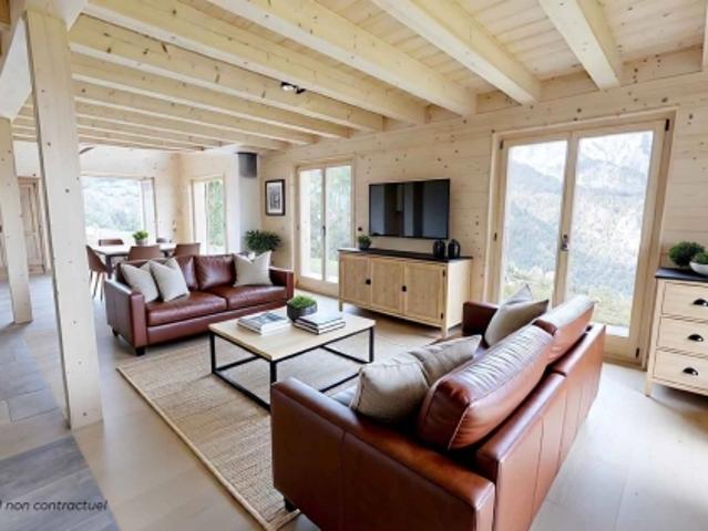 Neues Projekt Freistehende Lärchenhütte mit hohem Energiepotenzial