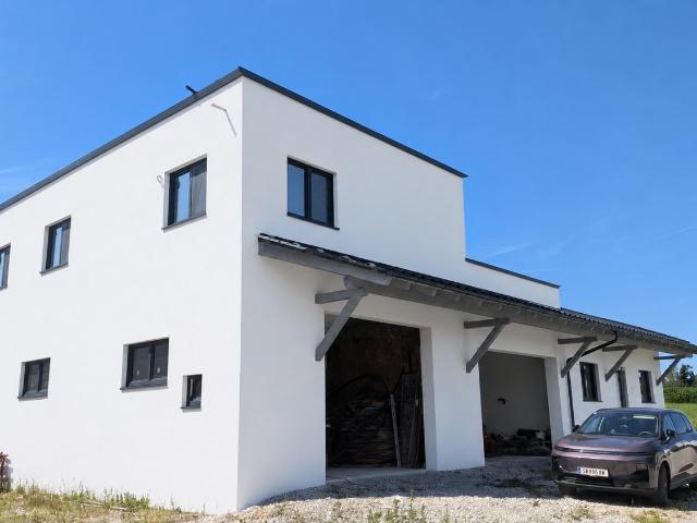Neuer Bungalow mit Halle, großer Garage und Einliegerwohnung zu verkaufen