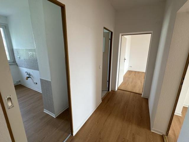 Neuer Fußboden und Balkon! 4 Zimmer Wohnung in Gera Langenberg | 2 Monate kaltmietfrei + Küchenzuschuss möglich!