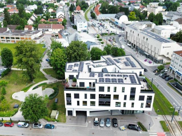 Neuer Kaufpreis: hochmoderne Loggia Wohnung mit dem Schloss Traun vor der Haustüre