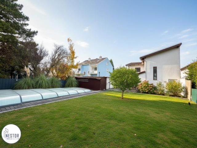 Neuer Preis! U Bahn Nähe | Traumhafte Villa mit Pool, Garten & Garage – Wohnen mit Stil