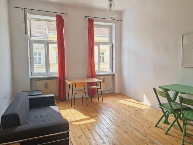 NEUER PREIS! Bestandsfreie, helle und ruhige Singelwohnung!