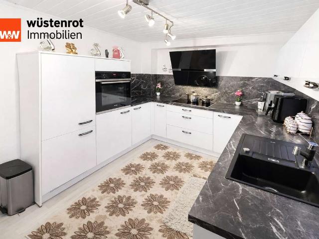 Neuer Preis großes Haus! 8 ZKB Stadthaus, ca. 214 m² WFL Garage, Wintergarten und EBK!