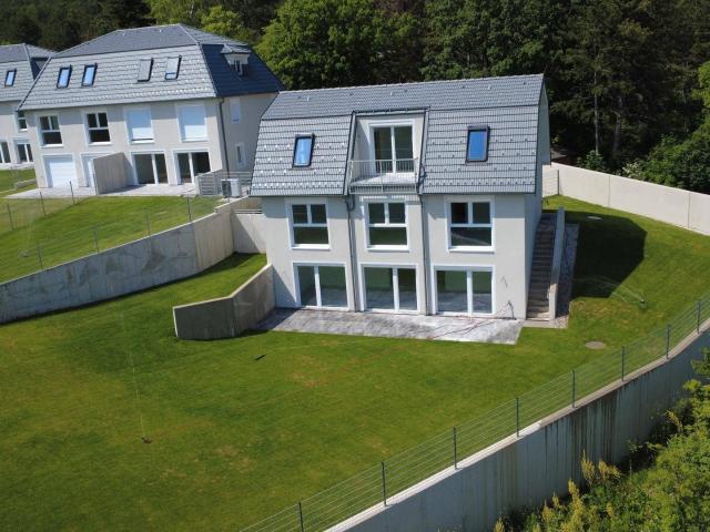 NEUER PREIS! Großzügiges Einzelhaus in Bad Fischau mit wunderschöner Aussicht