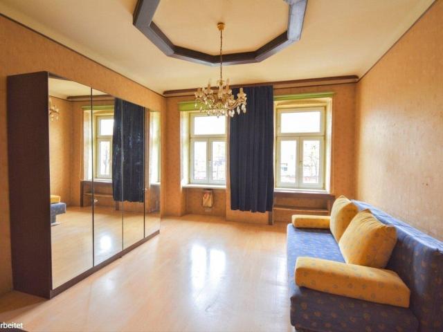 NEUER PREIS I Sanierungsbedürftige 4 Zimmer Altbauwohnung mit viel Charme