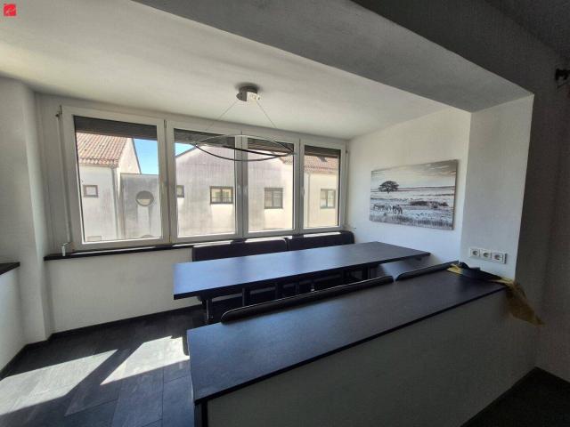 NEUER PREIS: kernsanierte 3 Zimmer Wohnung mit südseitiger Loggia
