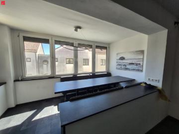 NEUER PREIS: kernsanierte 3 Zimmer Wohnung mit südseitiger Loggia