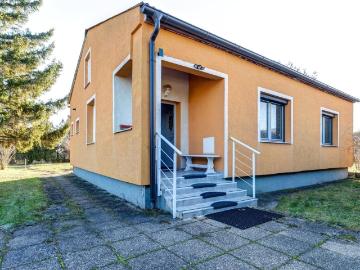 Kleines Haus, großer Grund viel Potential!
