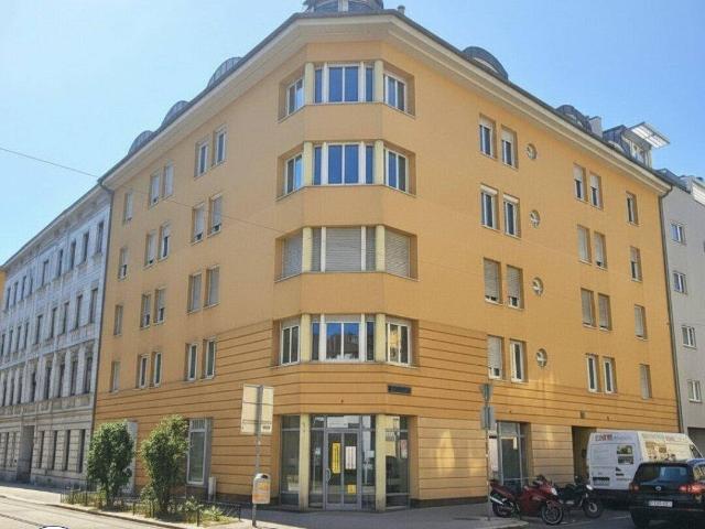 Neuer Preis! Stilvolle 4 Zimmer Wohnung mit Loggia & Garage | Wohnen auf höchstem Niveau in Wien