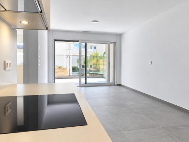 Neuf Appartement neuf de 3.5 pièces avec balcon et places de parc