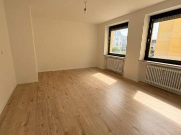 Neugründung 6er WG mit Balkon & Wohnküche mit Nähe zum Viertel