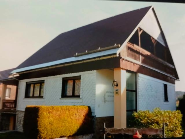 Neuhaus a. Rennweg, EFH + ELW