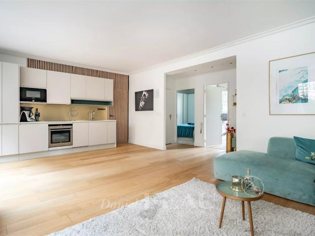 Neuilly Mairie Trois chambres 87m² Neuilly sur Seine