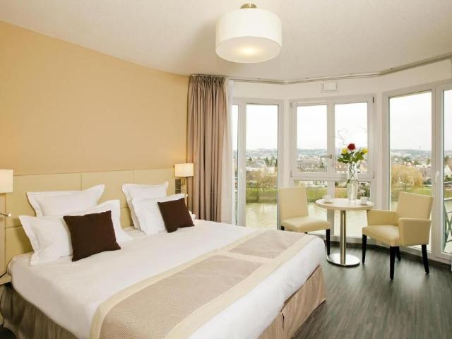 Neuilly Bords de Marne Studio With a panoramic view