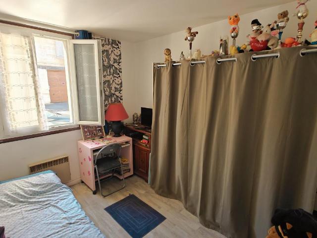 NEUILLY EN THELLE 2 PIECES