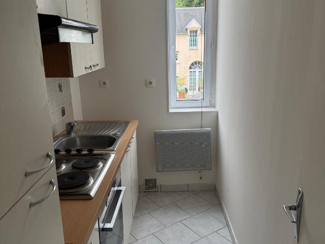 Neuilly en Thelle T1 bis disponible mi avril