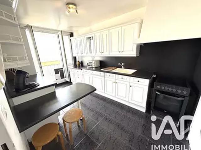 Neuilly sur Marne 93330 Achat / Vente appartement 4 pièces t4 au dernier étage parking
