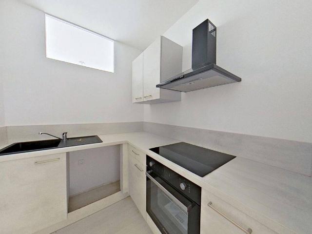 NEUILLY SUR SEINE / 3P, 84m² ENSOLEILLÉ AVEC BALCON, AU CALME
