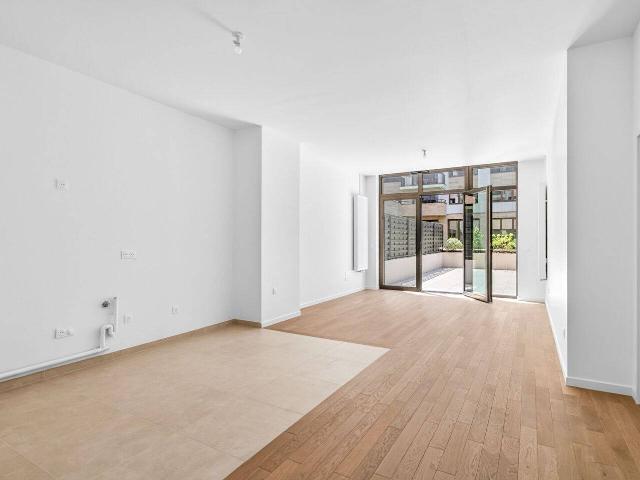 Neuilly sur Seine Victor Hugo 5 pièces neuf 206 m² en soupl