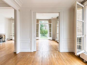 Neuilly sur Seine Voie privée Hôtel particulier