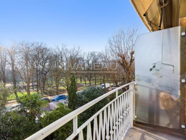 Neuilly Sur Seine Vue tour Eiffel. 88m² Neuilly sur Seine