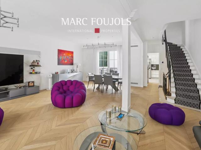 Neuilly Sur Seine Hôtel Particulier avec ascenseur et terr. 230m² Neuilly sur Seine