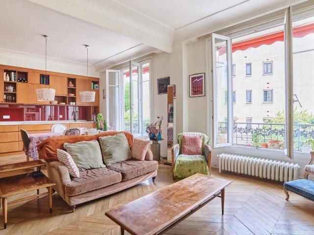 NEUILLY SUR SEINE QUATRE CHAMBRES AVEC TERRASSE