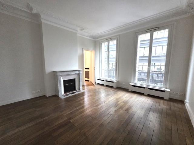 Neuilly village À louer Bureaux 77m2 refaits à neuf 3150 mensuels charges comprises