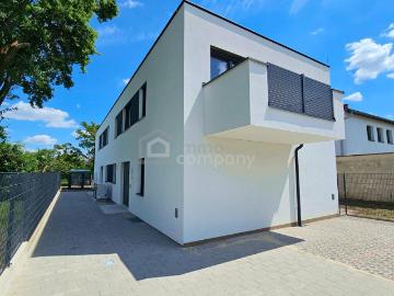 Haus zum Verkauf in 2603 - Garten, Keller