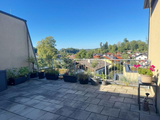 Neumarkt: 3 Zimmer Wohnung mit Dachterrasse