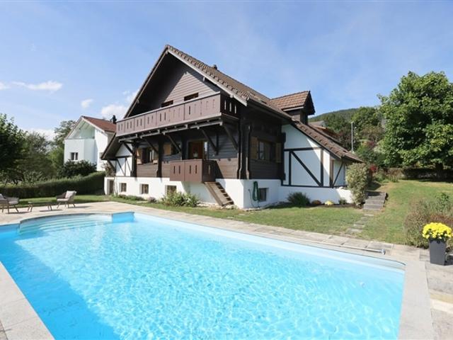 Neun Zimmer Charaktervilla in Montsevelier