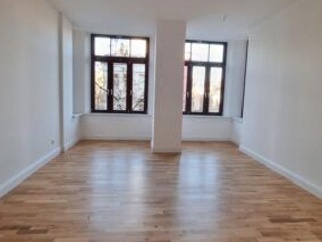 Neundorfer Str. 47, Wohnung 3 ~~~ Erstbezug, Balkon, Bad mit Wanne und Dusche, Keller, Aufzug