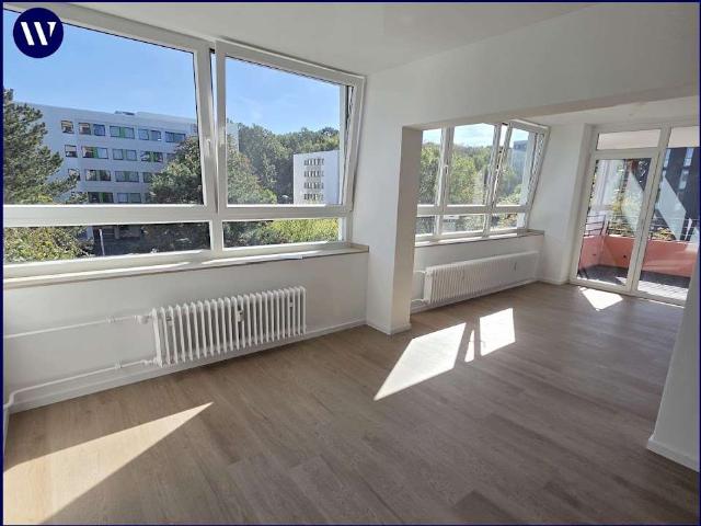 NEU*NEU*NEU* frisch modernisierte 3 ZW mit Balkon, große Fensterfronten, neues Bad, separates WC