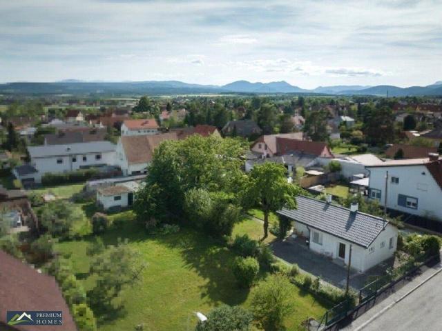 NEUNKIRCHEN Haus zum Sanieren mit Gartenidylle, Terrasse & KFZ Stellplätzen