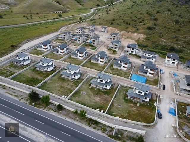 Nevşehir Niğde Yolu Üzeri Göre Çıkışı Satılık Lüks Villa 4+1