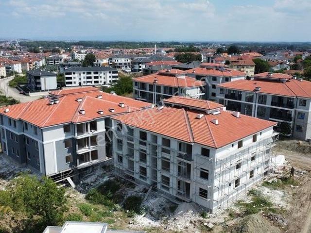 Neva'dan Arifiye'de Ebeveyn Banyolu Sıfır 2+1 Daireler