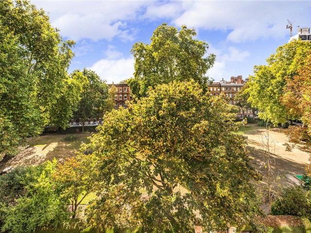 Nevern Square, Earls Court, London SW5, 3 bed flat to rent, £4,000 pcm | PrimeLocation