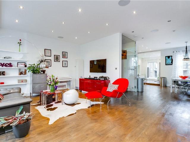 Nevern Square, Earls Court, London SW5, 3 bed flat to rent, £5,417 pcm | PrimeLocation