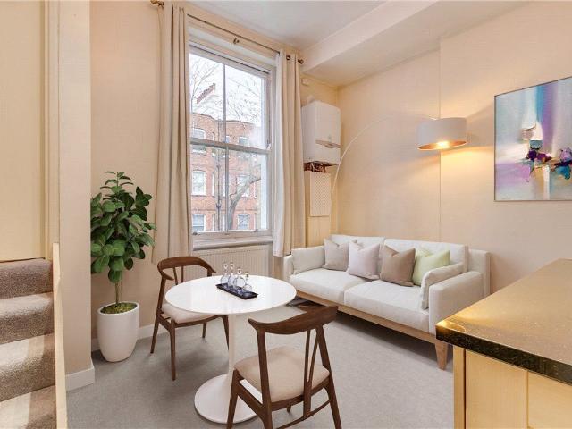 Nevern Square, Earls Court, London SW5, 1 bed flat to rent, £2,100 pcm | PrimeLocation