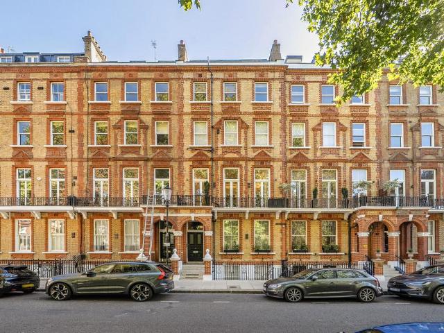 Nevern Square, Earls Court, London, SW5 2 bed flat to rent £7,748 pcm £1,788 pw